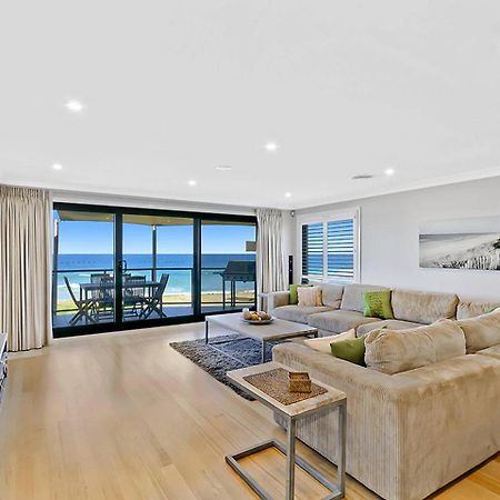 Beach Front Luxury Entrance Екстериор снимка