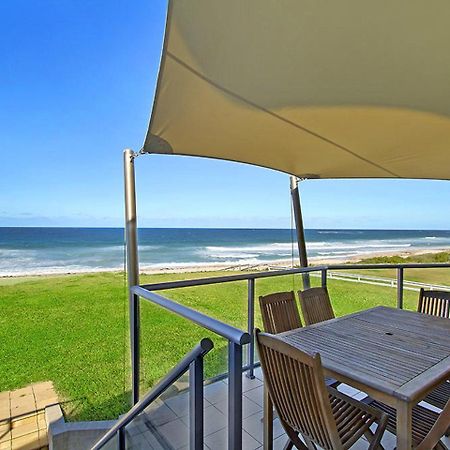 Beach Front Luxury Entrance Екстериор снимка